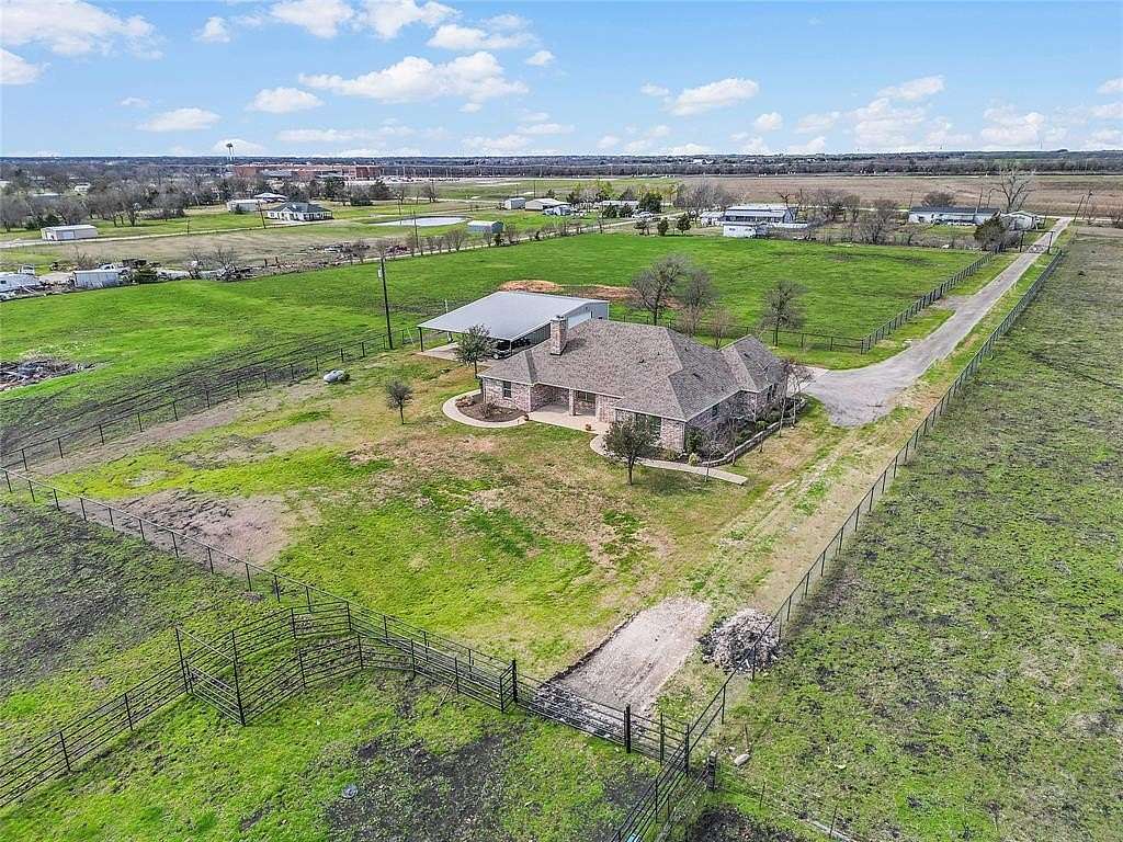 36.8 Acres of Land with Home for Lease in Nevada, Texas