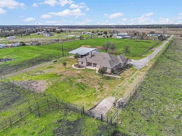 36.8 Acres of Land with Home for Lease in Nevada, Texas