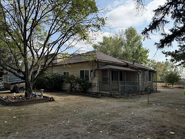 2 Acres of Residential Land with Home for Sale in Harrisburg, Oregon