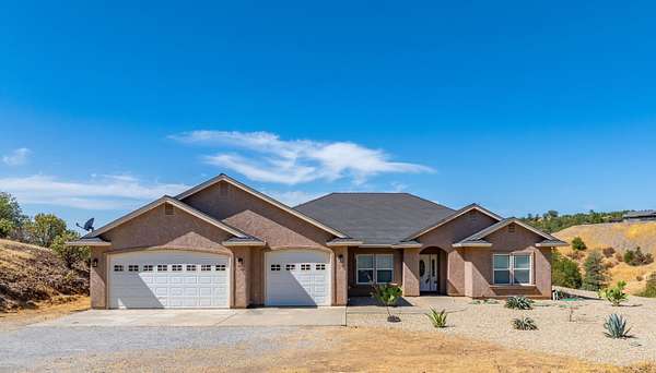 6 Acres of Residential Land with Home for Sale in Bella Vista, California