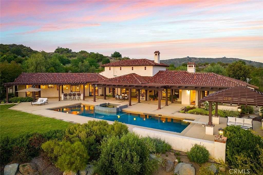 28.8 Acres of Land with Home for Sale in Murrieta, California