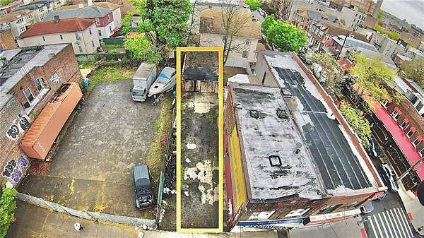 0.05 Acres of Mixed-Use Land for Lease in Brooklyn, New York