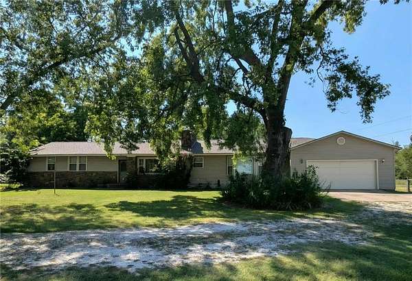 1.8 Acres of Improved Mixed-Use Land for Sale in Farmington, Arkansas