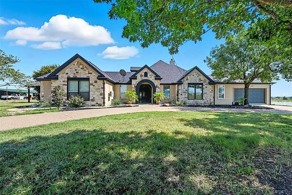 10.5 Acres of Land with Home for Sale in Waxahachie, Texas