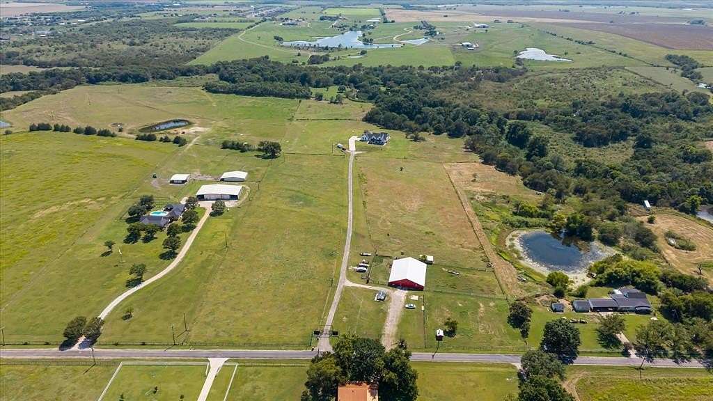 1 Acre of Land for Sale in Waxahachie, Texas