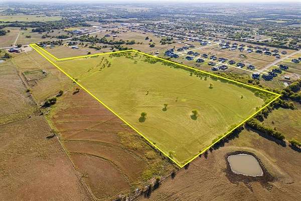 44 Acres of Recreational Land with Home for Sale in Sanger, Texas