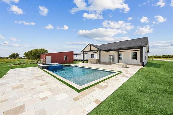 2.5 Acres of Residential Land with Home for Sale in Farmersville, Texas