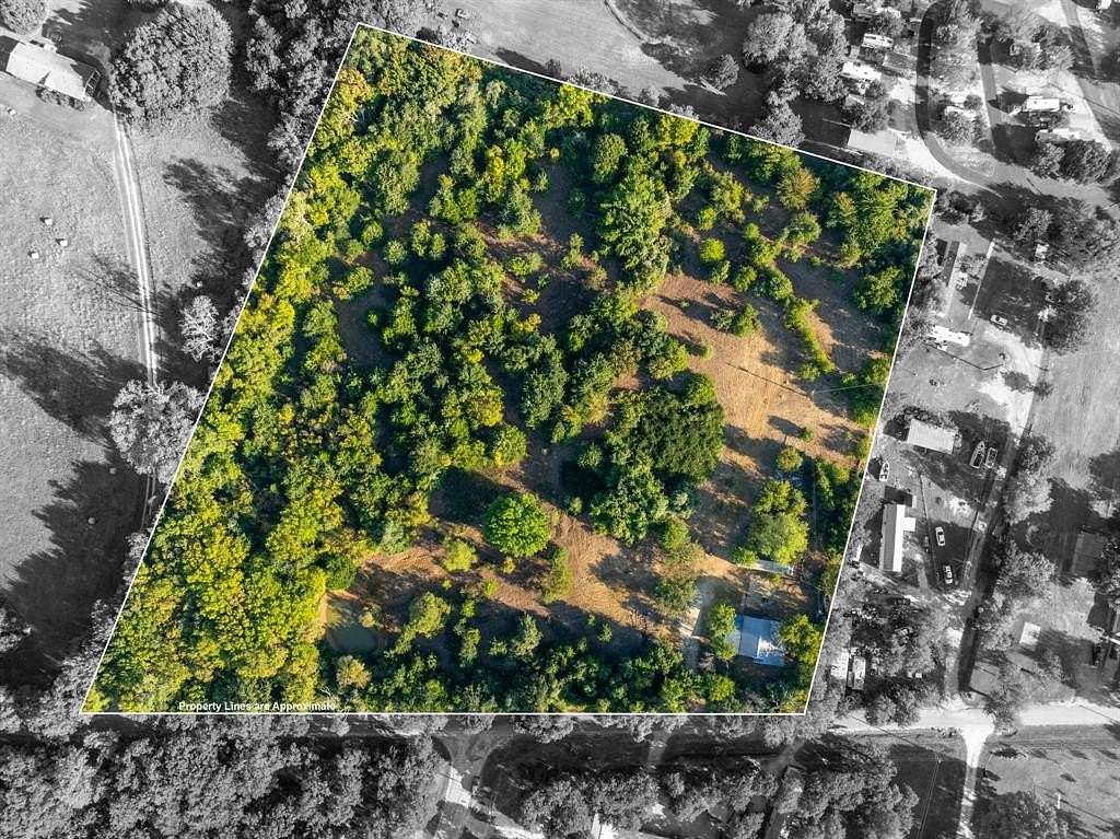 8.5 Acres of Residential Land with Home for Sale in Alvarado, Texas