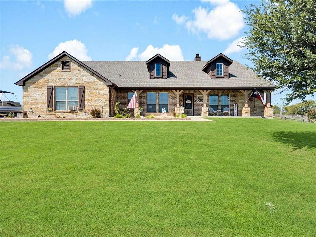 3.24 Acres of Residential Land with Home for Sale in Rhome, Texas