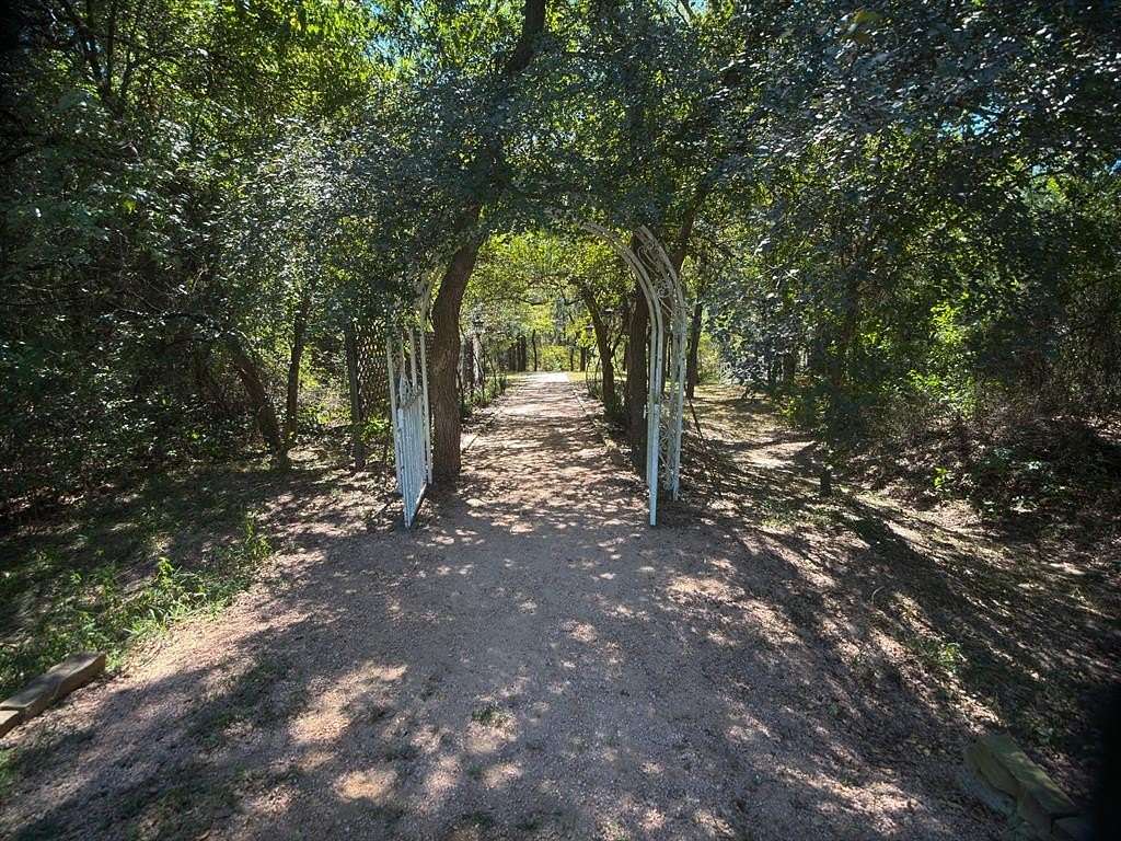3.79 Acres of Residential Land for Sale in Grandview, Texas