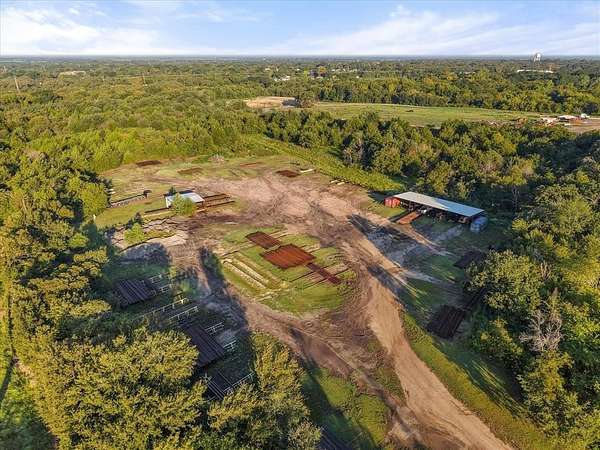 21.3 Acres of Land for Sale in Corsicana, Texas