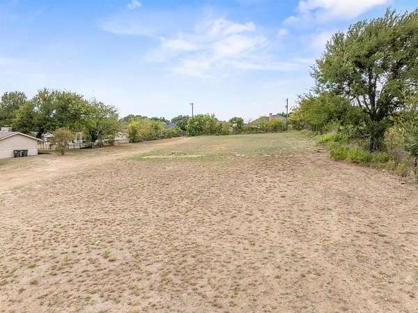 1 Acre of Commercial Land for Sale in Weatherford, Texas