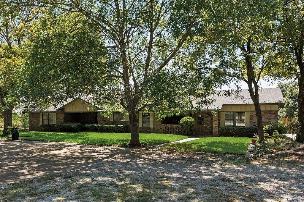 5.51 Acres of Land with Home for Sale in Weatherford, Texas