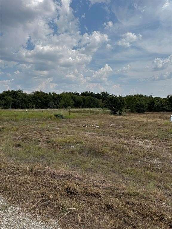 2 Acres of Residential Land for Sale in Itasca, Texas