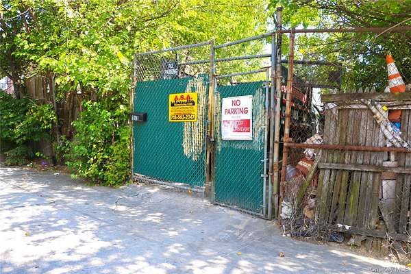 0.04 Acres of Residential Land for Sale in Bronx, New York