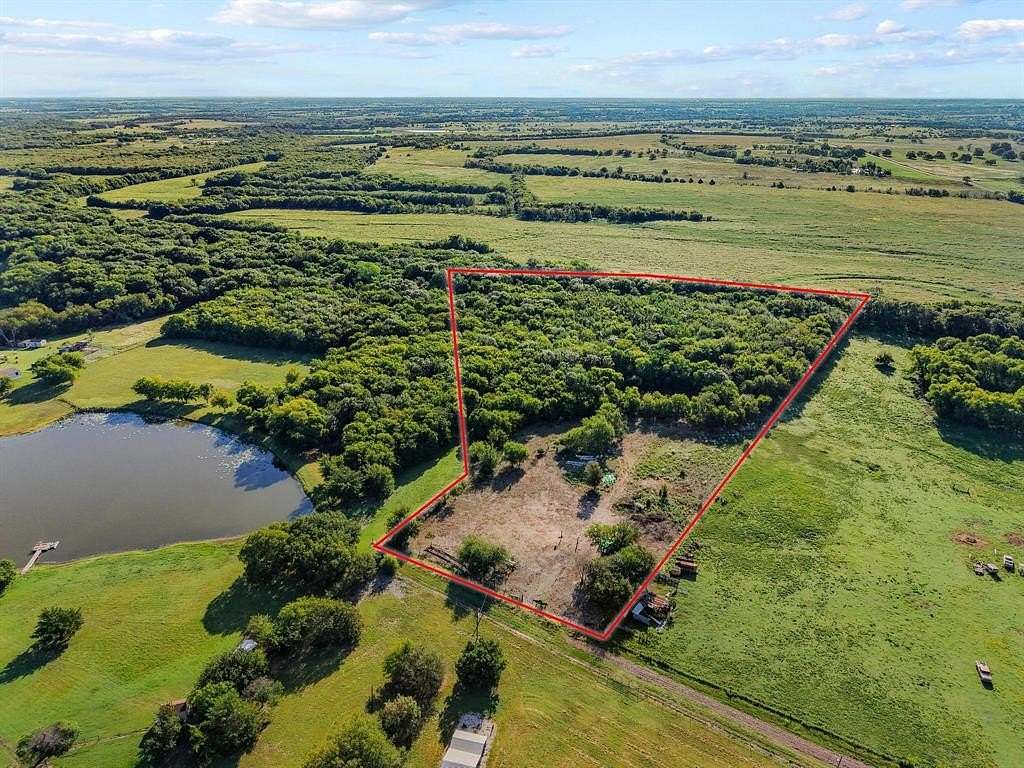 10 Acres of Recreational Land for Sale in Blue Ridge, Texas