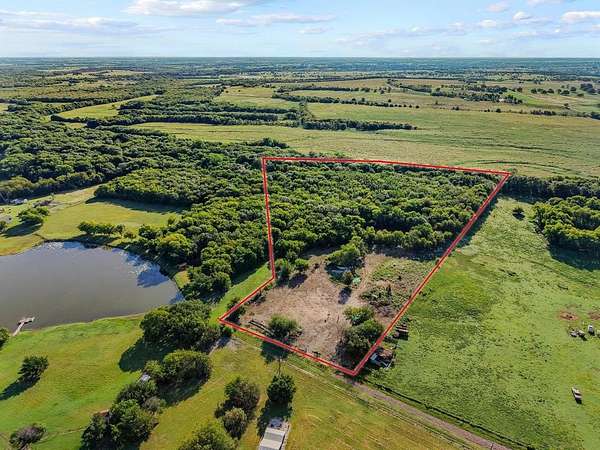 10 Acres of Recreational Land for Sale in Blue Ridge, Texas