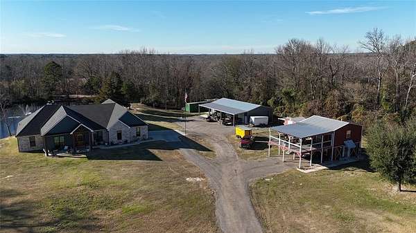 6 Acres of Residential Land with Home for Sale in Mineola, Texas