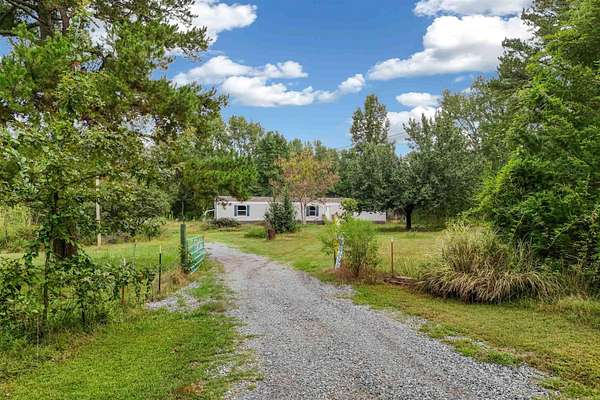 3.79 Acres of Residential Land with Home for Sale in Vilonia, Arkansas