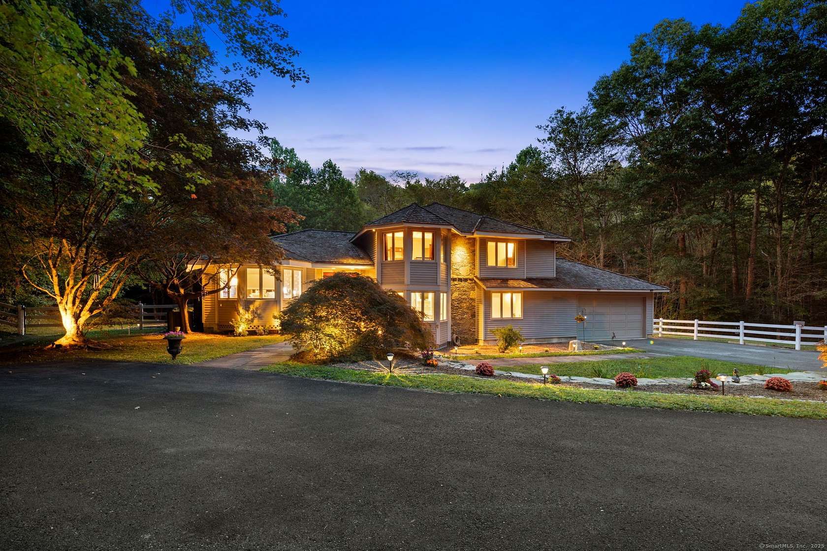 10 Acres of Residential Land with Home for Sale in Woodbury, Connecticut