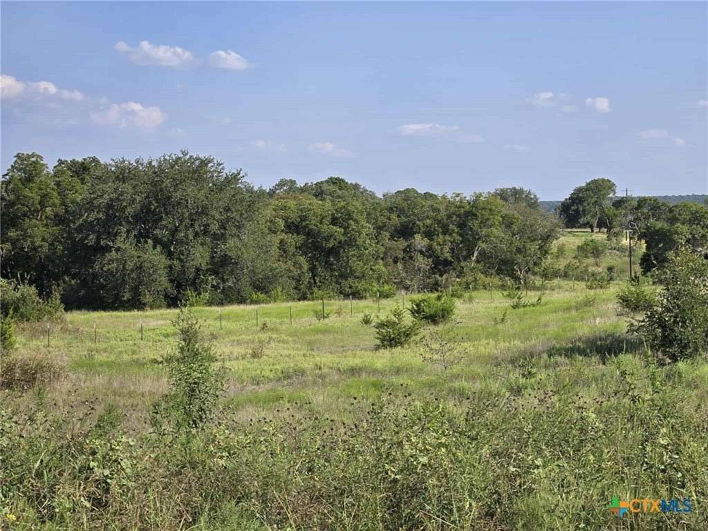 5 Acres of Land for Sale in Oglesby, Texas