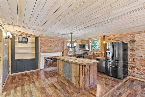 1.65 Acres of Residential Land with Home for Sale in Springfield, Ohio