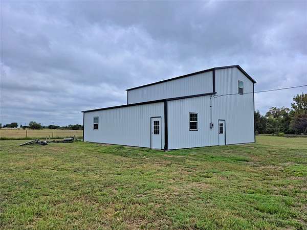 10.1 Acres of Land with Home for Sale in Terrell, Texas