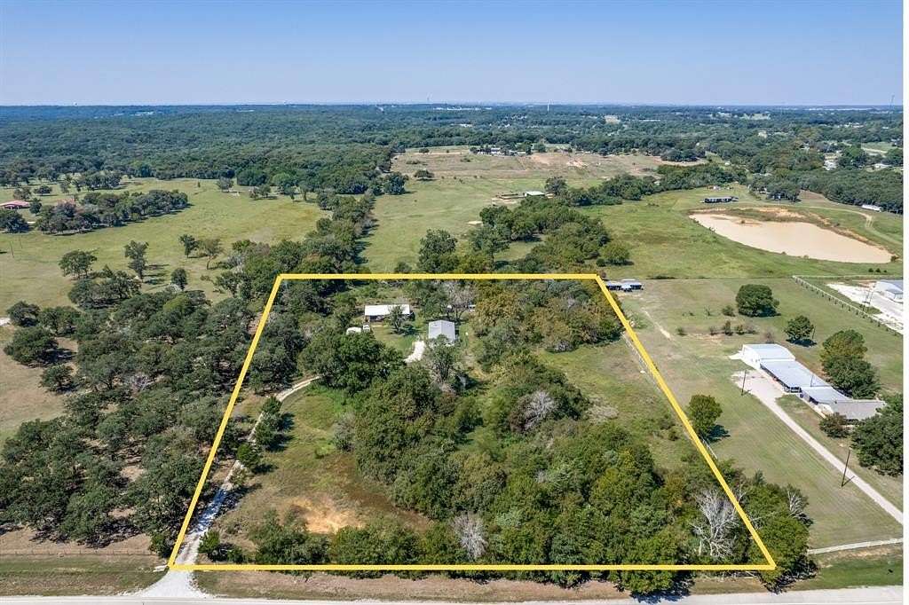 6 Acres of Land with Home for Sale in Whitesboro, Texas