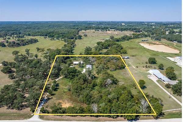 6 Acres of Land with Home for Sale in Whitesboro, Texas