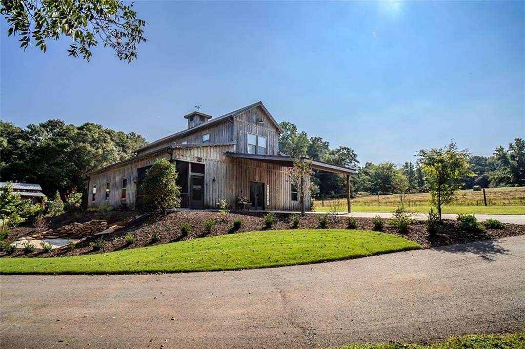 10 Acres of Residential Land with Home for Sale in Madison, Georgia