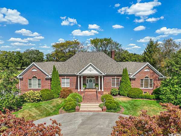 5 Acres of Residential Land with Home for Sale in Nicholasville, Kentucky