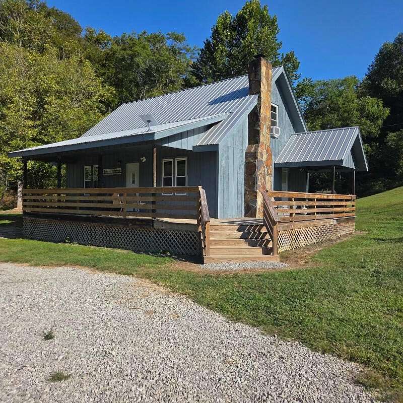 7 Acres of Residential Land with Home for Sale in Rockholds, Kentucky