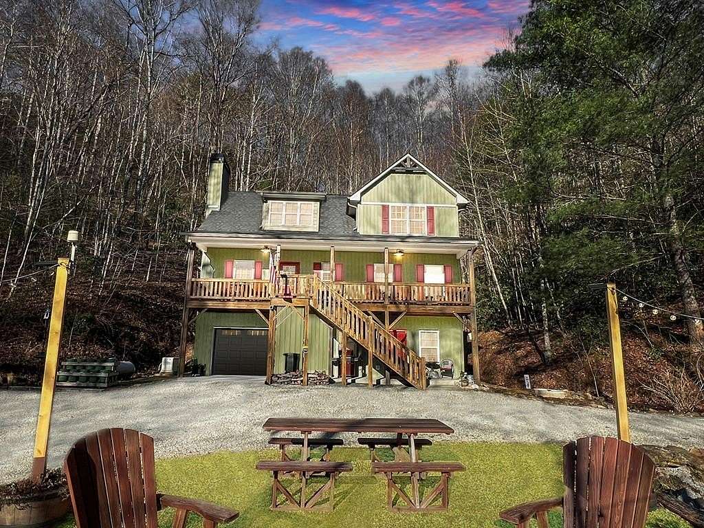 4.74 Acres of Residential Land with Home for Sale in Andrews, North Carolina