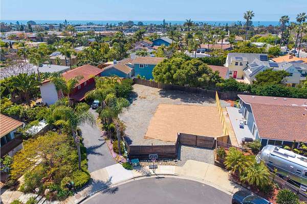 0.14 Acres of Residential Land for Sale in Encinitas, California