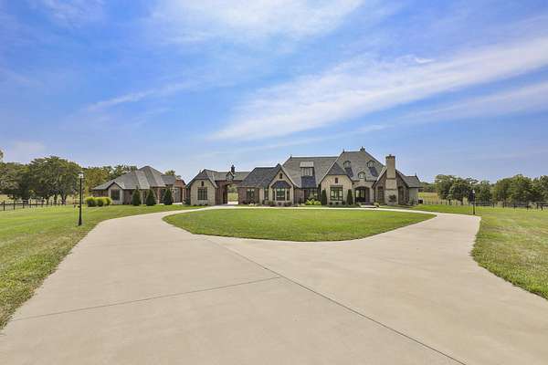 10 Acres of Residential Land with Home for Sale in Strafford, Missouri