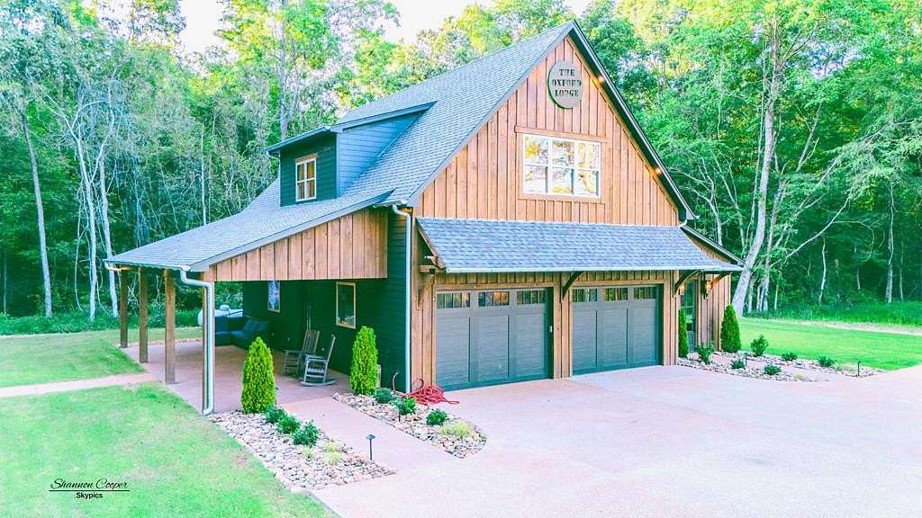 12.1 Acres of Land with Home for Sale in Oxford, Mississippi