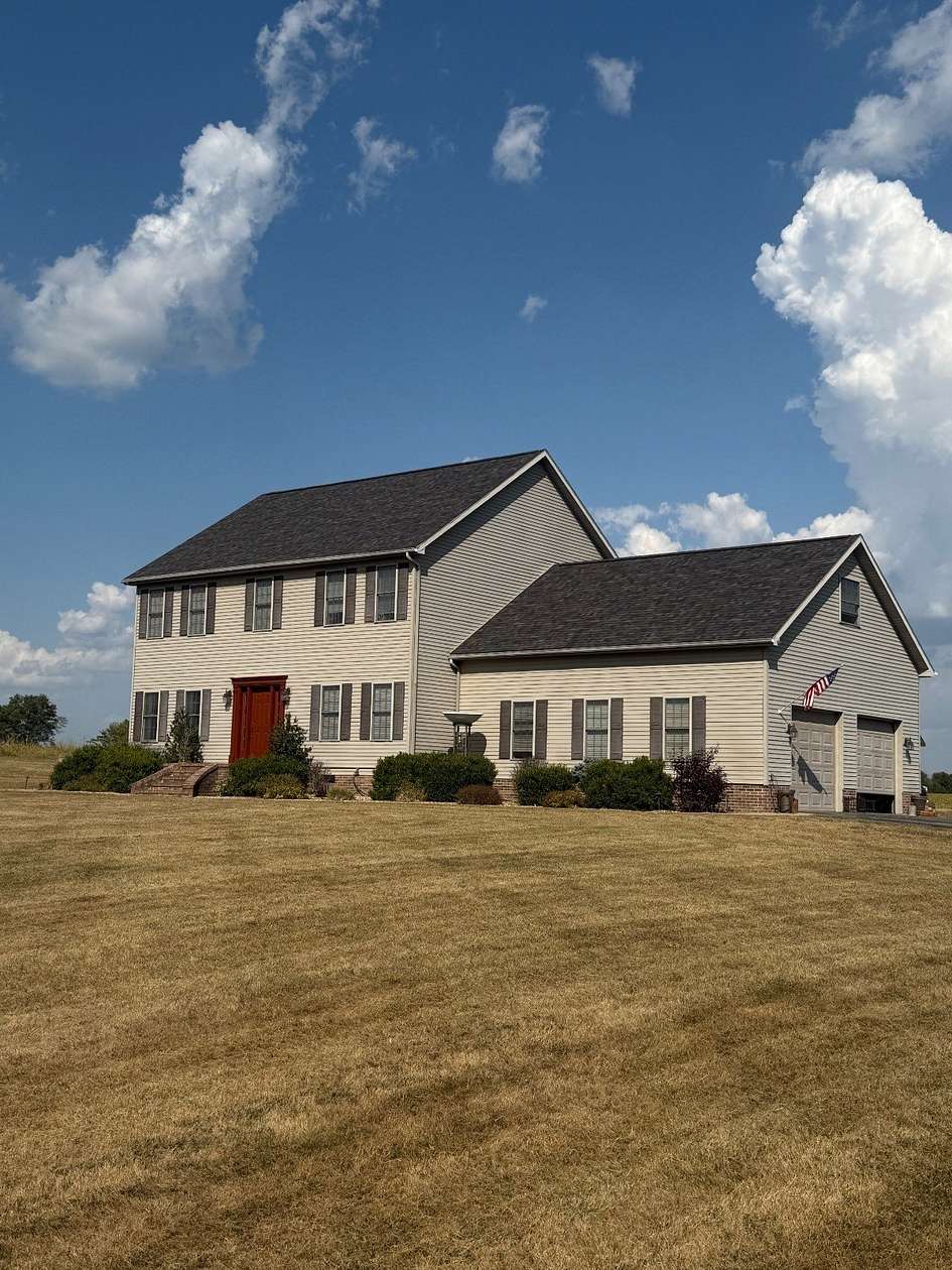 4.15 Acres of Residential Land with Home for Sale in Carmi, Illinois