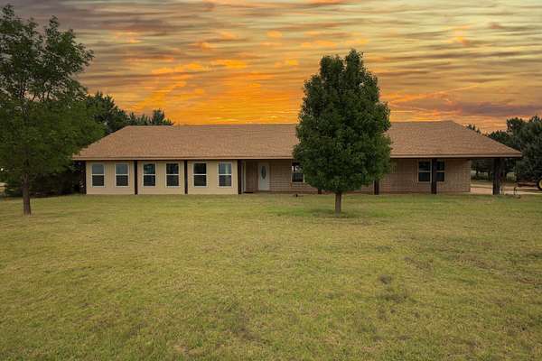 19 Acres of Land with Home for Sale in Melrose, New Mexico