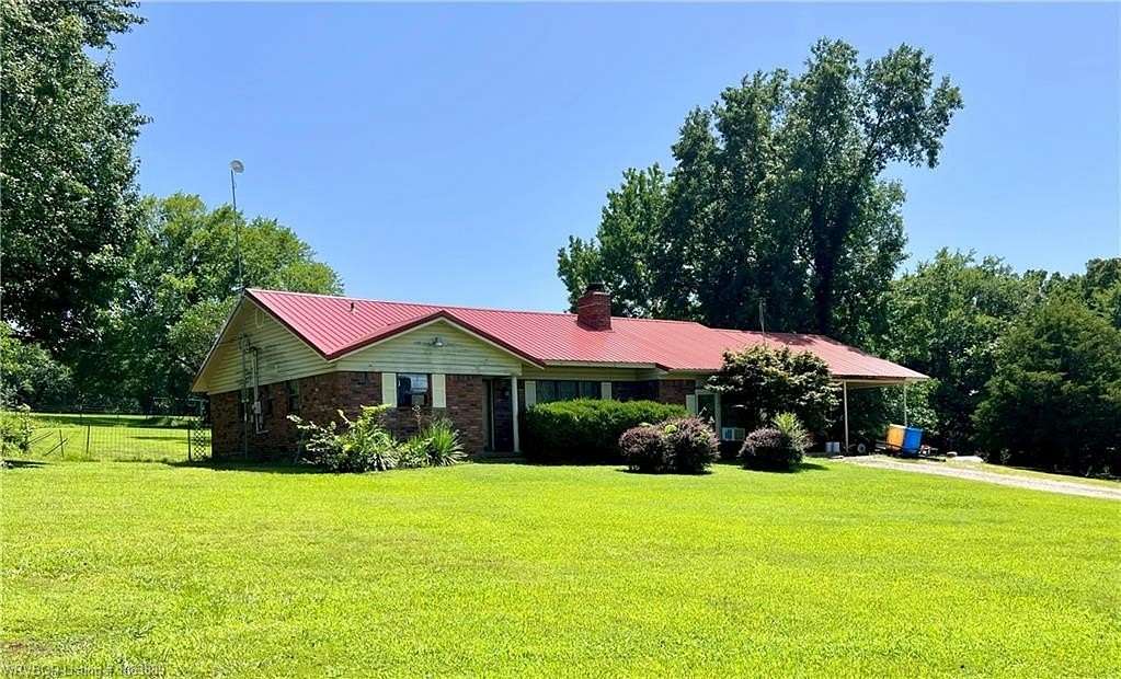 5 Acres of Residential Land with Home for Sale in Sallisaw, Oklahoma