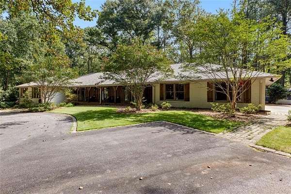 8 Acres of Residential Land with Home for Sale in Fayetteville, Georgia