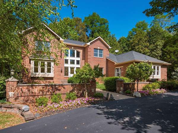 2.78 Acres of Residential Land with Home for Sale in Canal Winchester, Ohio