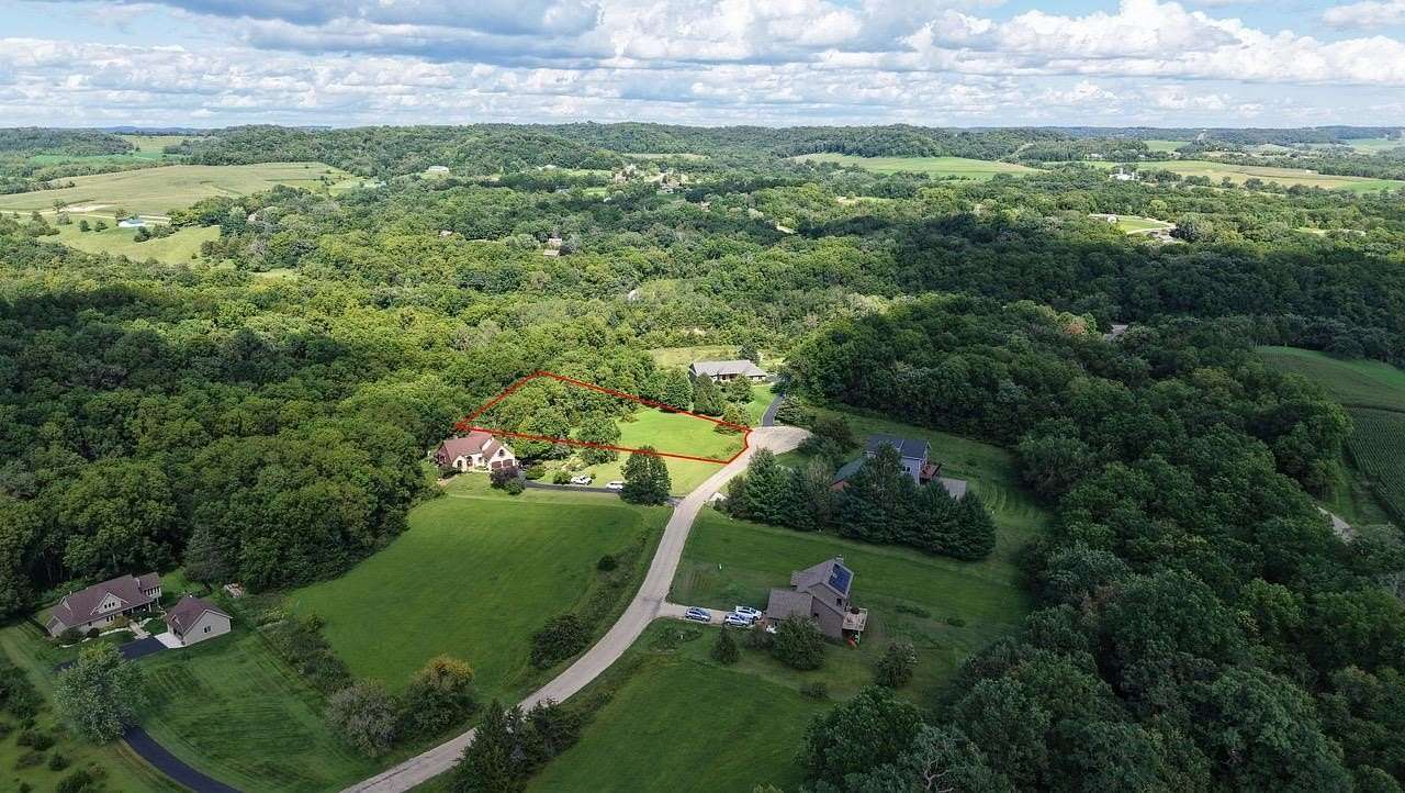 1 Acre of Residential Land for Sale in Galena, Illinois