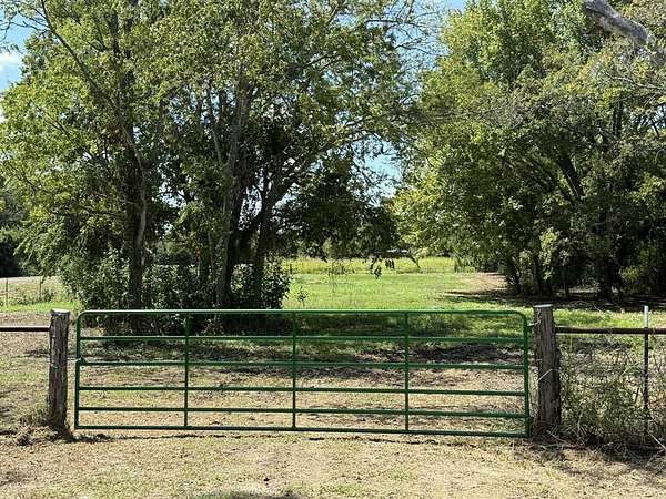 0.7 Acres of Residential Land for Sale in Teague, Texas