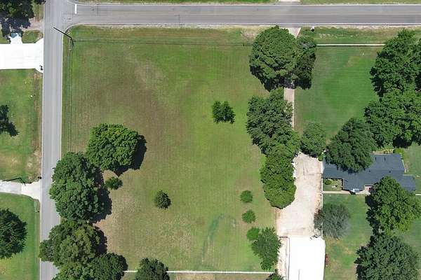 1.5 Acres of Land for Sale in Mansfield, Texas