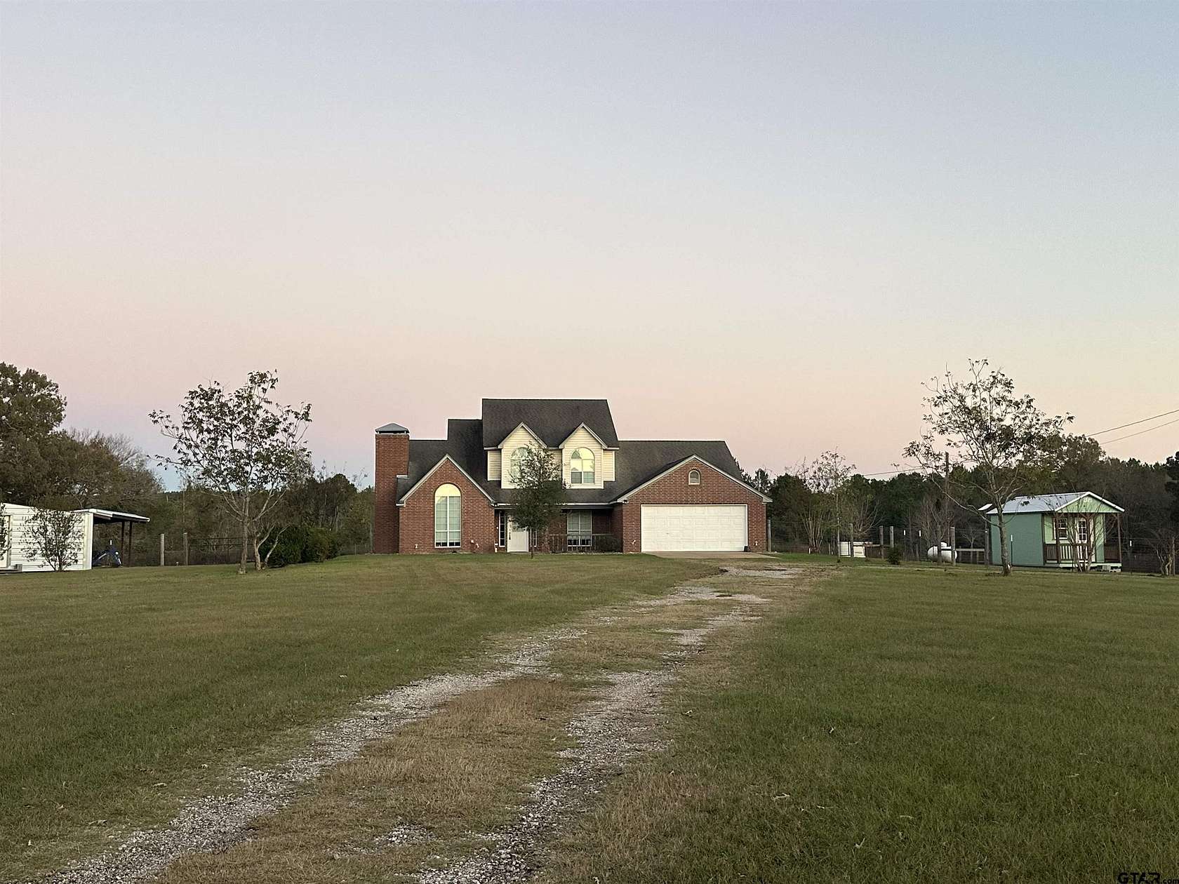 2.9 Acres of Residential Land with Home for Sale in Jacksonville, Texas
