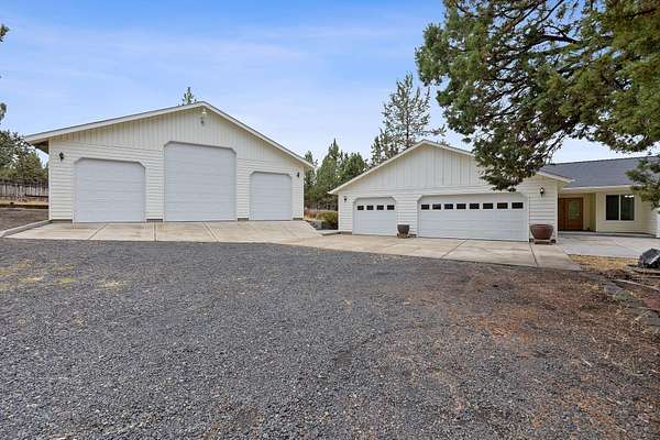 2 Acres of Residential Land with Home for Sale in Prineville, Oregon