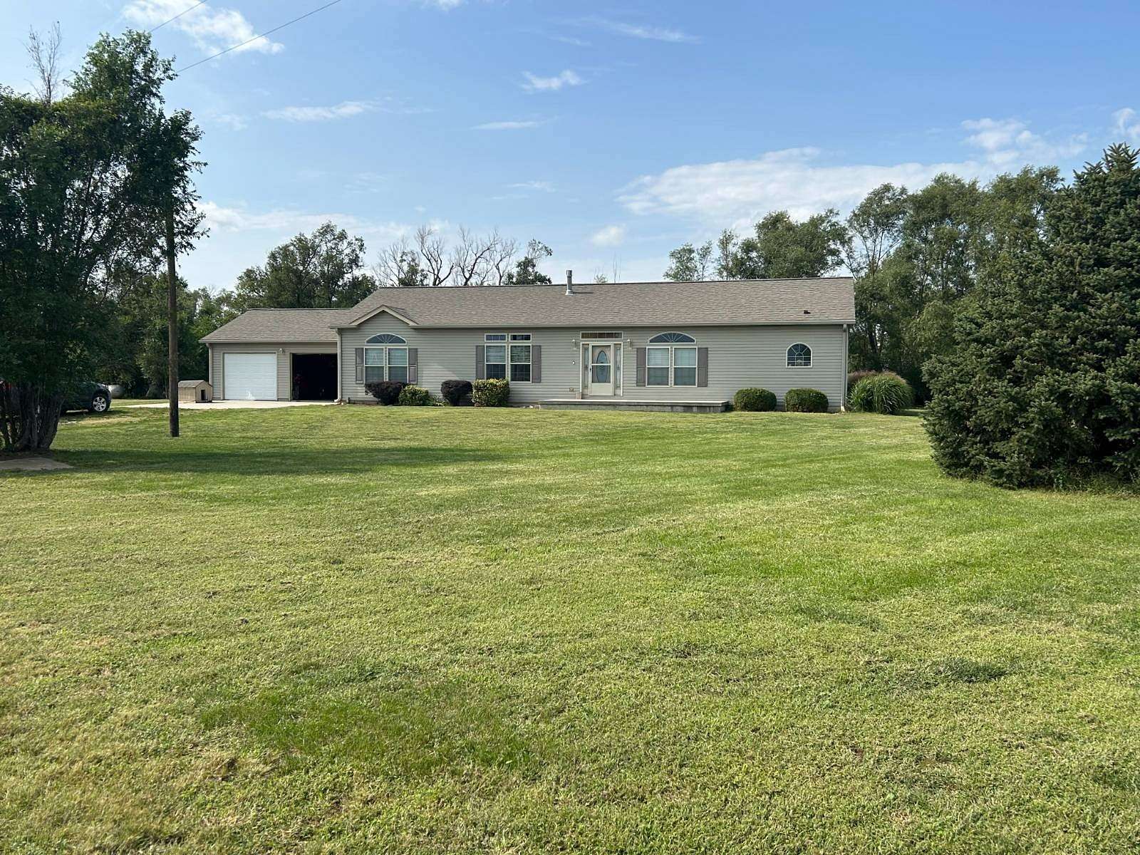 20.2 Acres of Agricultural Land with Home for Sale in Deshler, Nebraska