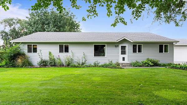 1.64 Acres of Residential Land with Home for Sale in Burbank, Washington