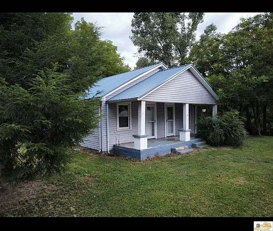 3.84 Acres of Residential Land with Home for Sale in Cave City, Kentucky