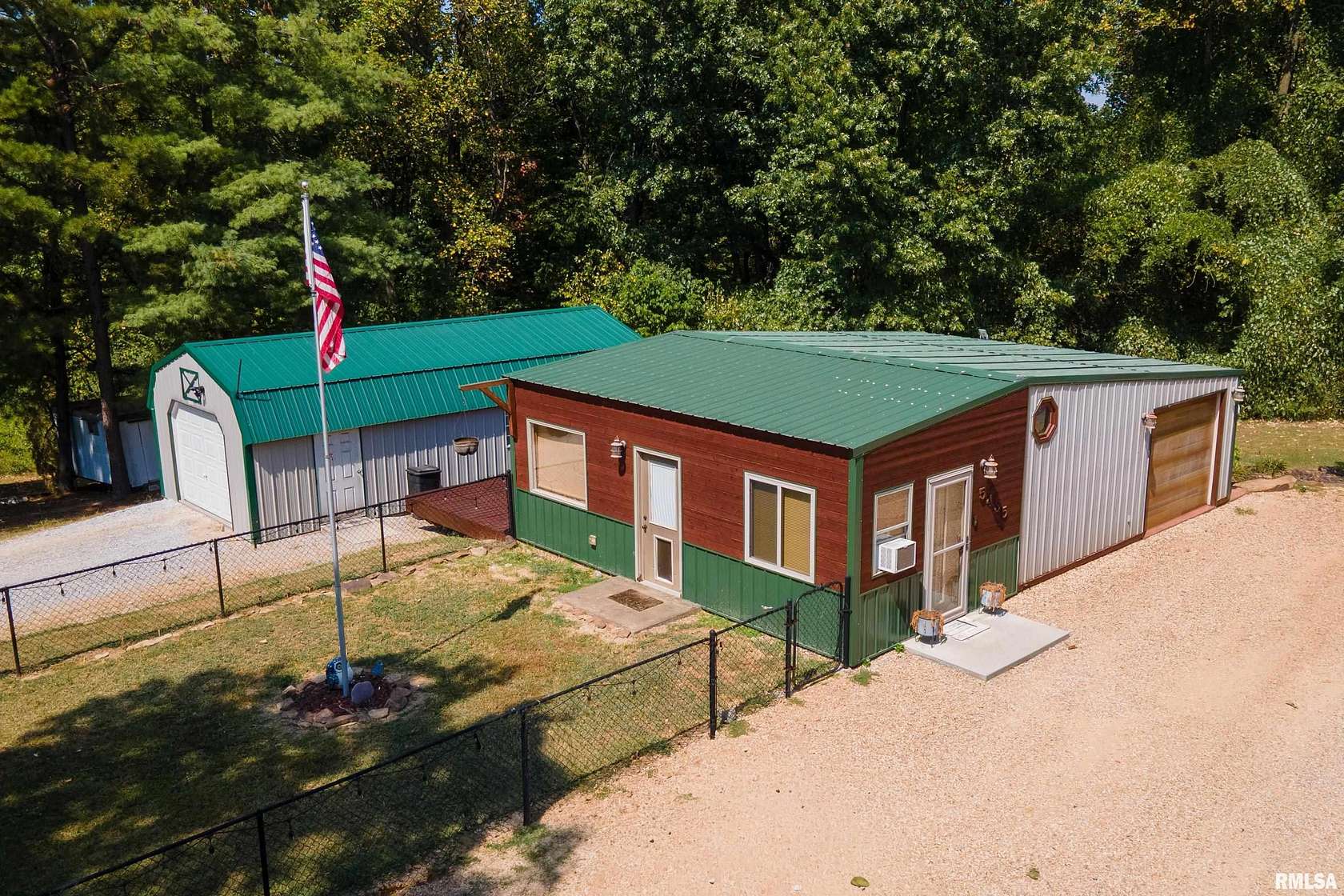 3.3 Acres of Residential Land with Home for Sale in Pomona, Illinois